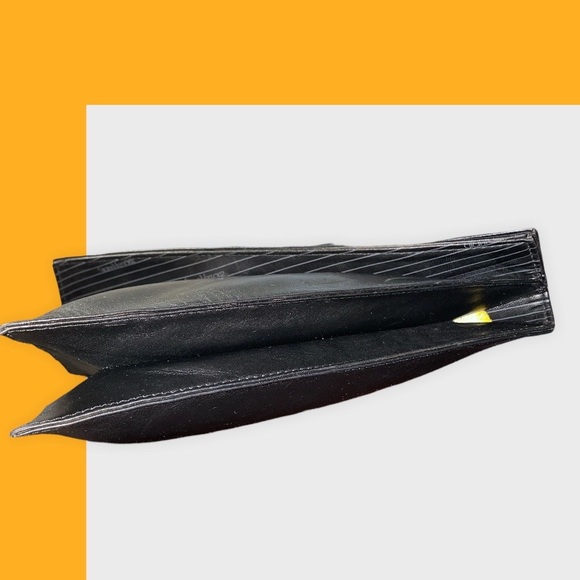 Rare Triangular Black Clutch Bag by Gianni Versace Couture 1980 - Picture 7 of 16